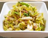 A picture of step 8 of Easy Mentsuyu Sesame Salad with Napa Cabbage and Tuna.
