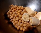 Foto del paso 1 de la receta: Galletitas de chocolate y garbanzos🍪