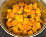 A picture of step 4 of Butternut Squash Indian style.