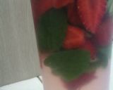 A picture of step 1 of Strawberry Detox Water.
