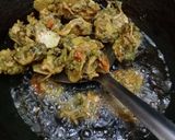 A picture of step 6 of Sookhy (dry) Baisan ky pakoray.