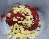 Foto langkah ke 5 dari resep Red Velvet Soft Cookies.