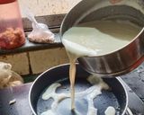A picture of step 2 of Apple kheer.