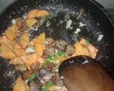 Foto langkah ke 3 dari resep Oseng ayam wortel saos tiram.