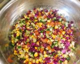 Hình bước làm 4 của món Bánh bột mì nguyên cám giòn mix salad