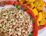 Hình bước làm 3 của món Canh bí đỏ nấu đậu phụng (lạc tươi)