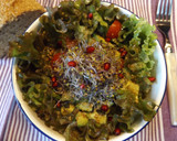 Foto del paso 2 de la receta: Ensalada otoñal con granada y brotes de lombarda