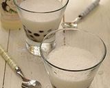 A picture of step 5 of Iced Cafe au Lait with Black Tapioca.