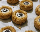 Foto langkah ke 5 dari resep Thumbprint cookies.