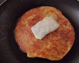 Foto del paso 4 de la receta: Arepa de yuca y mazorca rellenas de pollo y queso🫓🌽🥯!!!