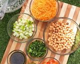 A picture of step 1 of Chick peas salad.