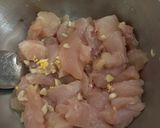 Hình bước làm 1 của món Gà viên chiên xù giòn tan