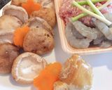 Hình bước làm 1 của món Tôm trộn thịt gà xay nhồi nấm đông cô hấp, sốt dầu hào