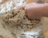 Foto del paso 2 de la receta: Pan amasado con chicharrones