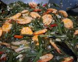 Foto langkah ke 6 dari resep Genjer Udang Masak Tumis Endesss.
