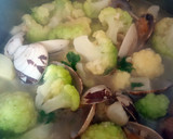 Foto del paso 4 de la receta: Sopa de brócoli con almejas