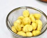 A picture of step 1 of My Family's Chestnut Rice.