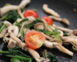 A picture of step 3 of Colourful Stir-Fry with Cherry Tomatoes for Bento.