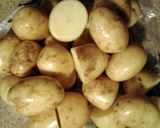 A picture of step 1 of Patatas Bravas (vegan).