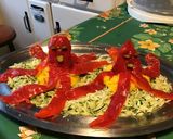 Une image de l'étape 11 de Pieuvres de poivrons grillés île de betteraves et mer de courgette.