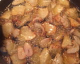 Foto del paso 5 de la receta: Patatas fritas con cebolla y ajo