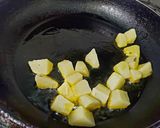 A picture of step 1 of Flat Beans and Potato Sabzi.