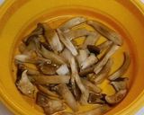 A picture of step 5 of Simmered King Oyster Mushrooms for Bento.