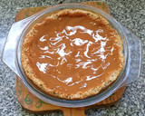 Foto del paso 2 de la receta: Tarta con masa de merengue de coco con dulce de leche y nueces