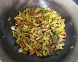 Foto langkah ke 3 dari resep Oseng Pare Teri Pedas.