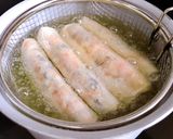 Hình bước làm 6 của món Chả Giò Chiên Việt Nam (Nem Rán) 🇻🇳