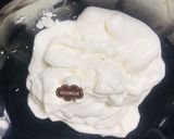 A picture of step 1 of Tandoori garlic mayonnaise dip.