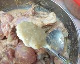 A picture of step 5 of Murgh pulao.