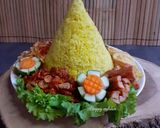 Foto langkah ke 4 dari resep Nasi Kuning Super Praktis.