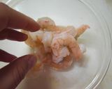 A picture of step 1 of Easy Shrimp with Mayonnaise Sauce (and Fluffy Eggs).