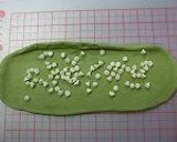 A picture of step 3 of Easy Matcha Bagels with White Chocolate.