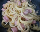 Foto langkah ke 4 dari resep Spaghetti Sosis Aglio Olio.