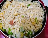 Foto langkah ke 7 dari resep Mie Goreng Ala Anak Kost 🍜.