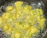 A picture of step 3 of Methi Na Gota.