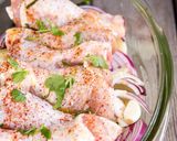 Foto del paso 4 de la receta: Muslos 🍗 de pollo al horno súper sabroso