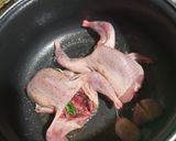 Foto del paso 1 de la receta: Codornices al vino tinto y arándanos