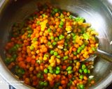 A picture of step 3 of Rajasthani motiya boodi ladoo.