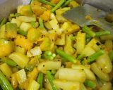 কুমড়ো আলু দিয়ে সজনে ডাঁটার তরকারি(Kumro aloo diye sajne datar torkari recipe in Bengali) রেসিপি ধাপ - 3 ছবি