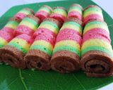 Foto langkah ke 6 dari resep Rainbow cake mini roll.