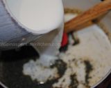 A picture of step 3 of Green tea milk.