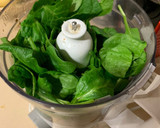 Foto del paso 2 de la receta: Pesto de espinacas y tomates secos