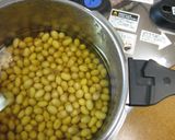 A picture of step 2 of Cooked in a Pressure Cooker for 3 Minutes! Ikinari Boiled Soy Beans!.