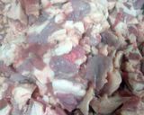 A picture of step 3 of how to prepare and cook beef intestines for tacos.
