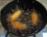 A picture of step 7 of Deep-fried and Breaded Chicken Rolls with Cheese.