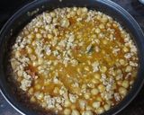 Foto del paso 5 de la receta: Garbanzada de pavo y setas con papas fritas