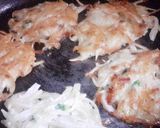 A picture of step 3 of Kanya 's Bacon Hash Brown.